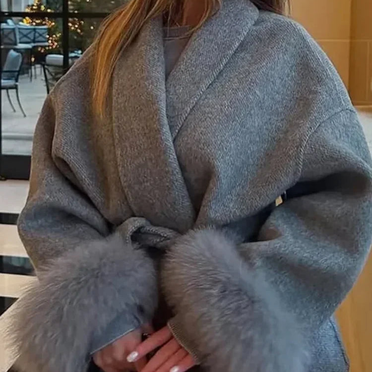 Bionda - Cappotto Elegante in Pelliccia